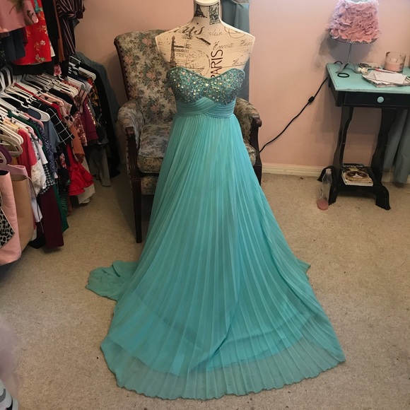 Night Moves Dresses & Skirts - Night Moves Prom dress